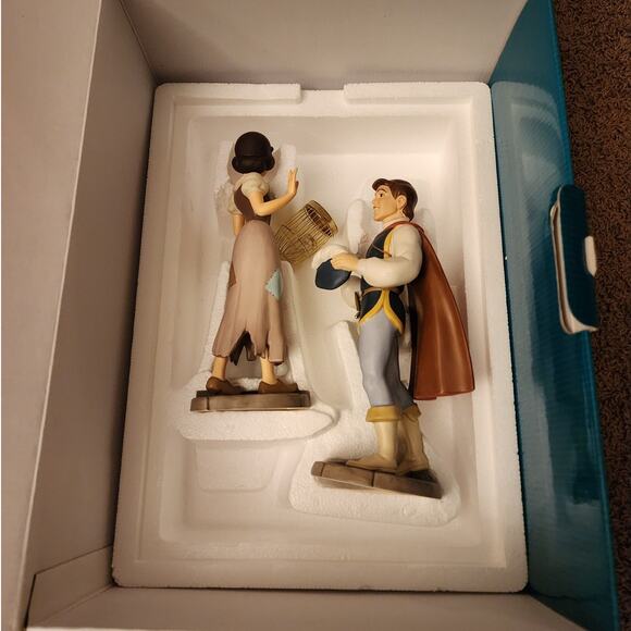 WDCC Walt Disney Classics Snow White Prince I'm Wishing for the One I Love Box - Picture 4 of 16